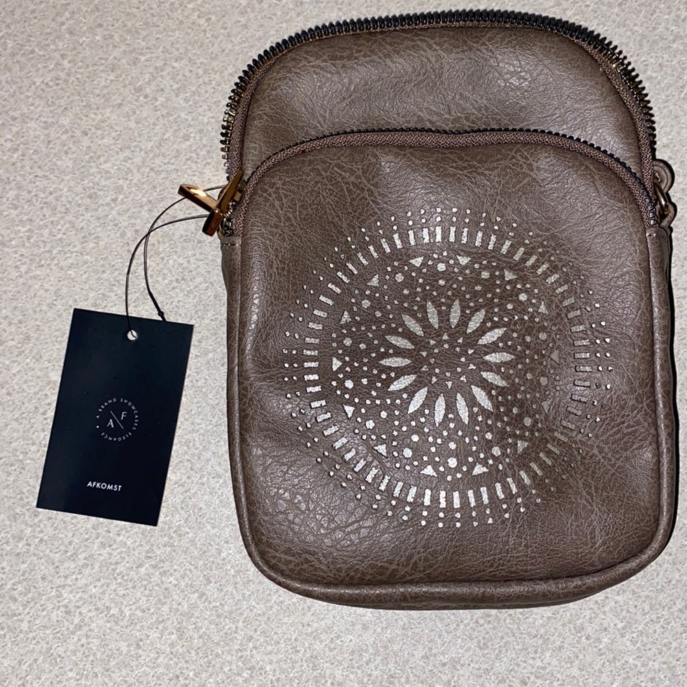 Brown side purse.